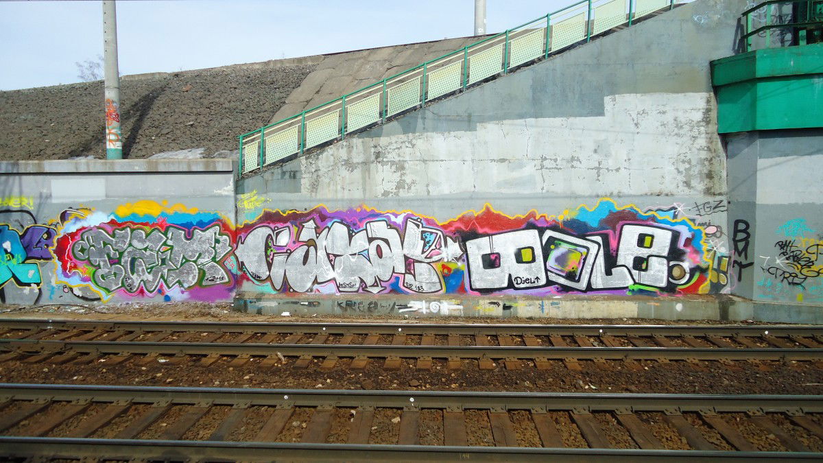 Graffiti Bombing in Lubertsy - Photo by famus - fam1