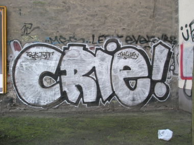 Graffiti Wall - Photo by fappowt - crie