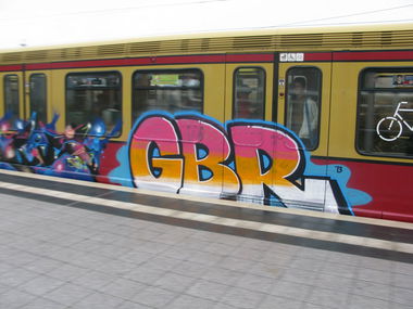 Graffiti Train - Photo by fappowt - gbr (2013)