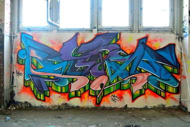 Graffiti Wall - Photo by farbfleck