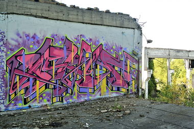 Graffiti Wall - Photo by farbfleck