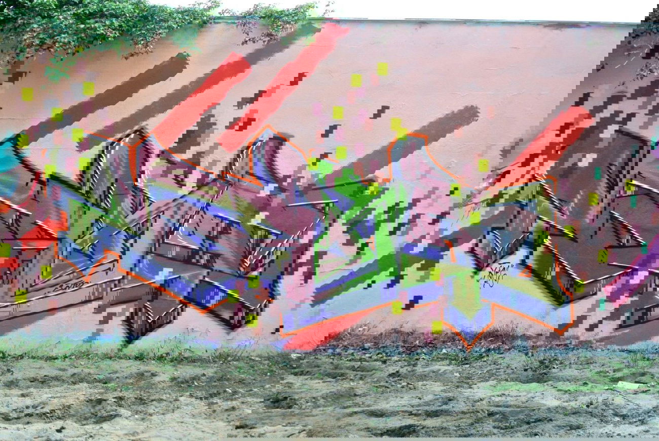 Graffiti Wall - Photo by farbfleck