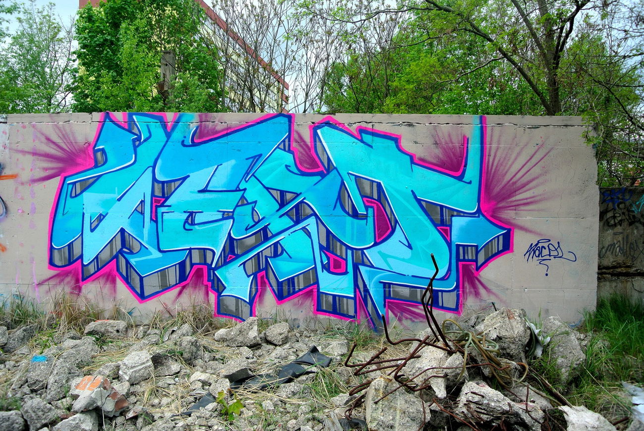 Graffiti Wall - Photo by farbfleck