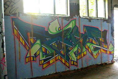 Graffiti Wall - Photo by farbfleck