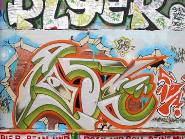 Graffiti Wall - Photo by farbschrift - lost, pater, pre (2012)