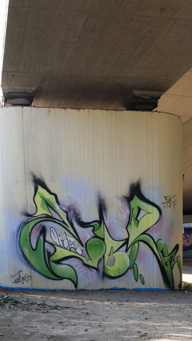 Graffiti Wall - Photo by farbschrift - zubr, pater, pre (2014)