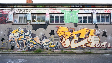 Graffiti Wall - Photo by farbschrift - flow, pre, pater (2014)