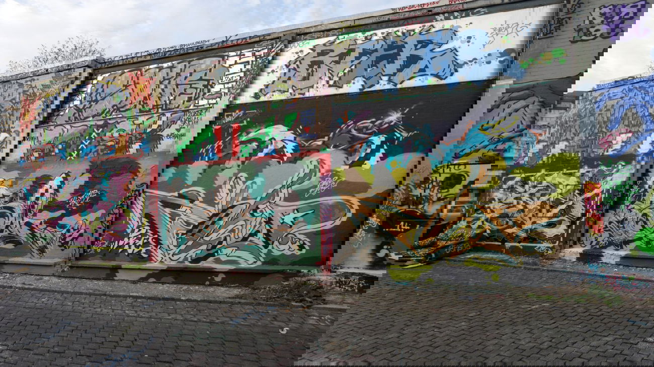 Graffiti Wall - Photo by farbschrift - bendix, lost, cold (2014)