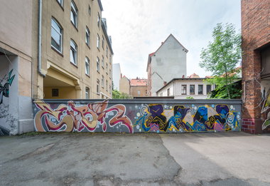 Graffiti Wall - Photo by farbschrift - zubr, xray, hannover