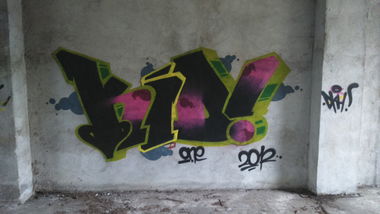 Graffiti Wall - Photo by faryzeusz