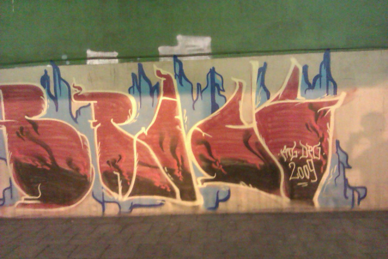 Graffiti Wall - Photo by faryzeusz