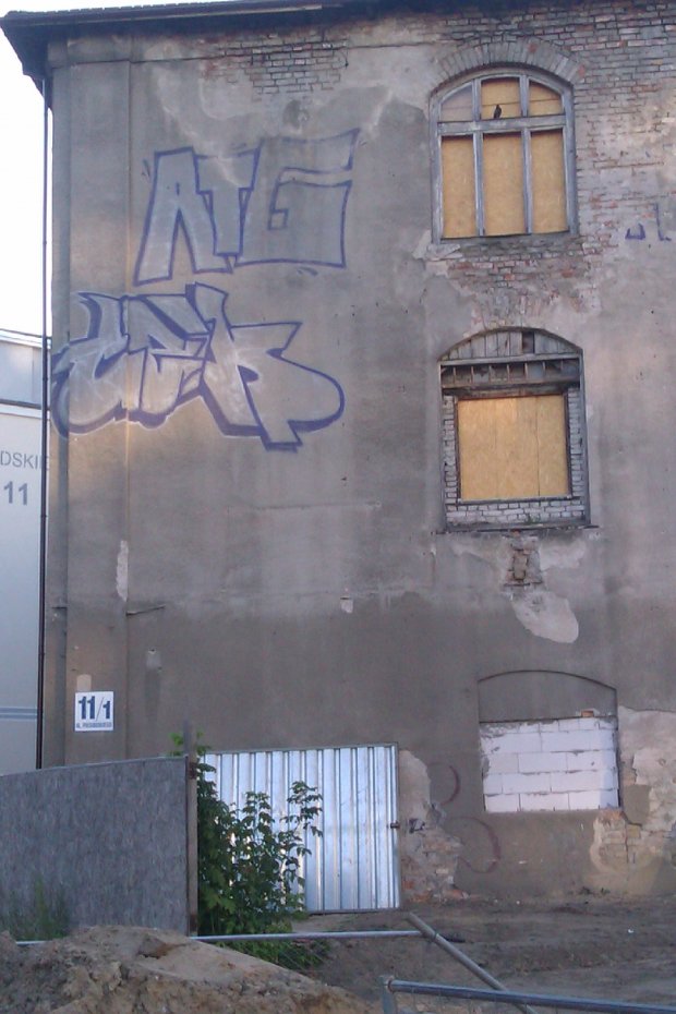 Graffiti Bombing - Photo by faryzeusz