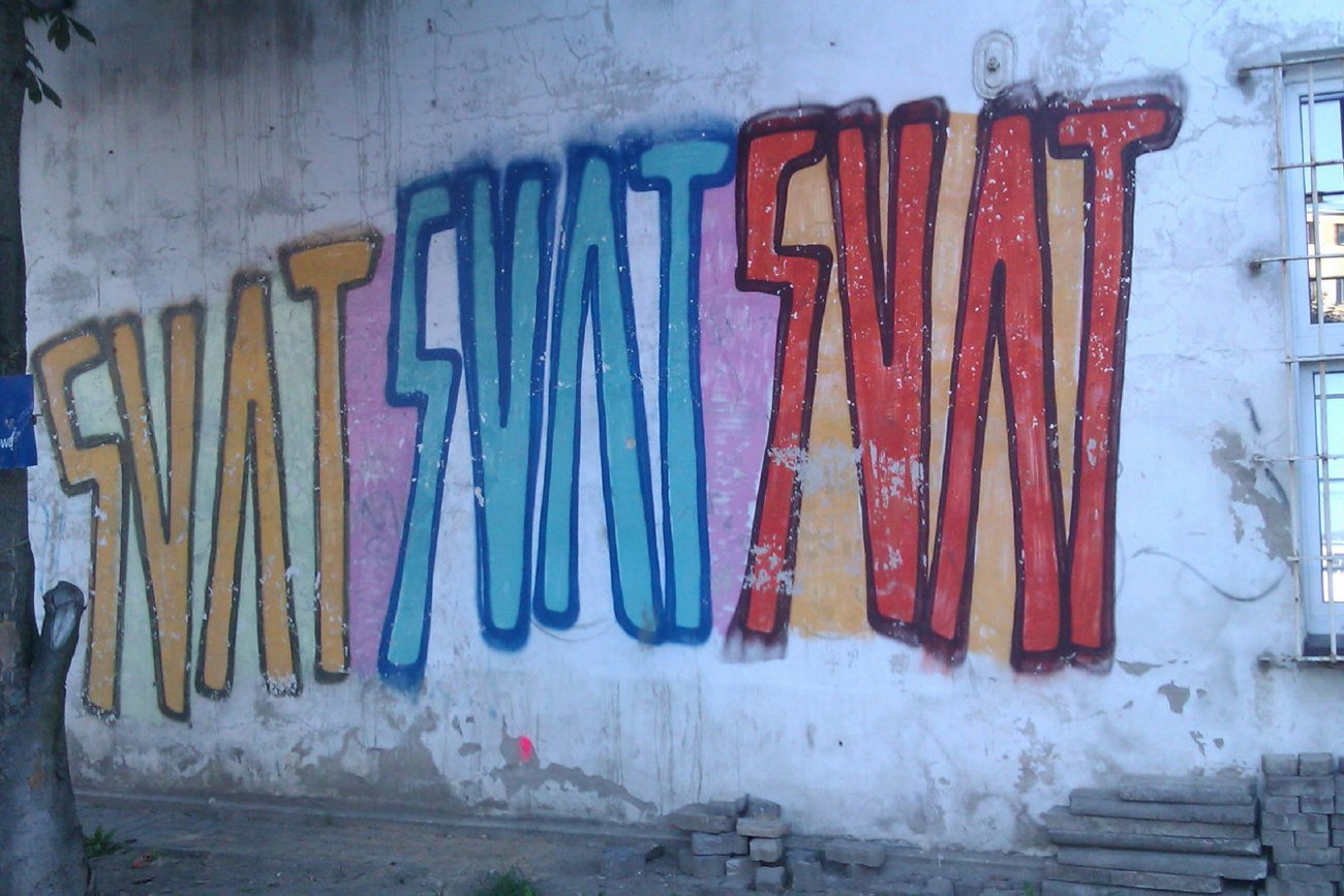 Graffiti Bombing - Photo by faryzeusz