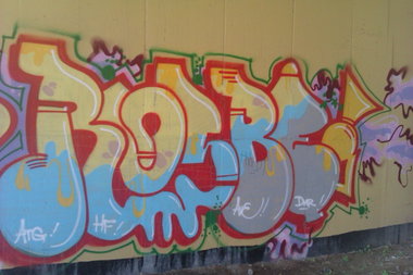 Graffiti Wall - Photo by faryzeusz