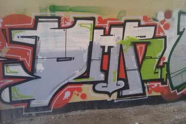 Graffiti Wall - Photo by faryzeusz