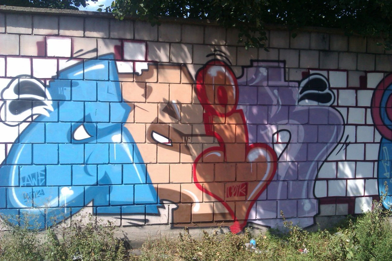 Graffiti Wall - Photo by faryzeusz