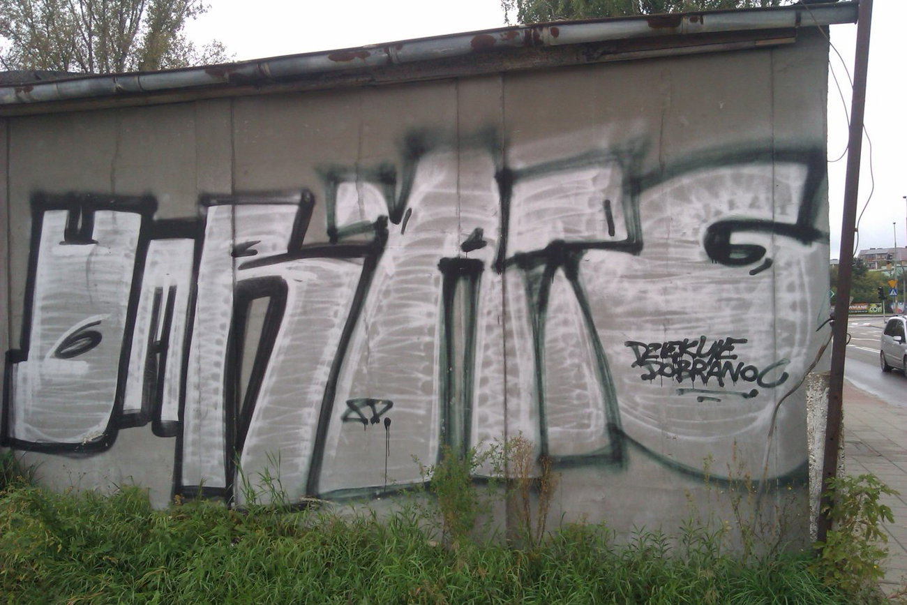 Graffiti Wall - Photo by faryzeusz