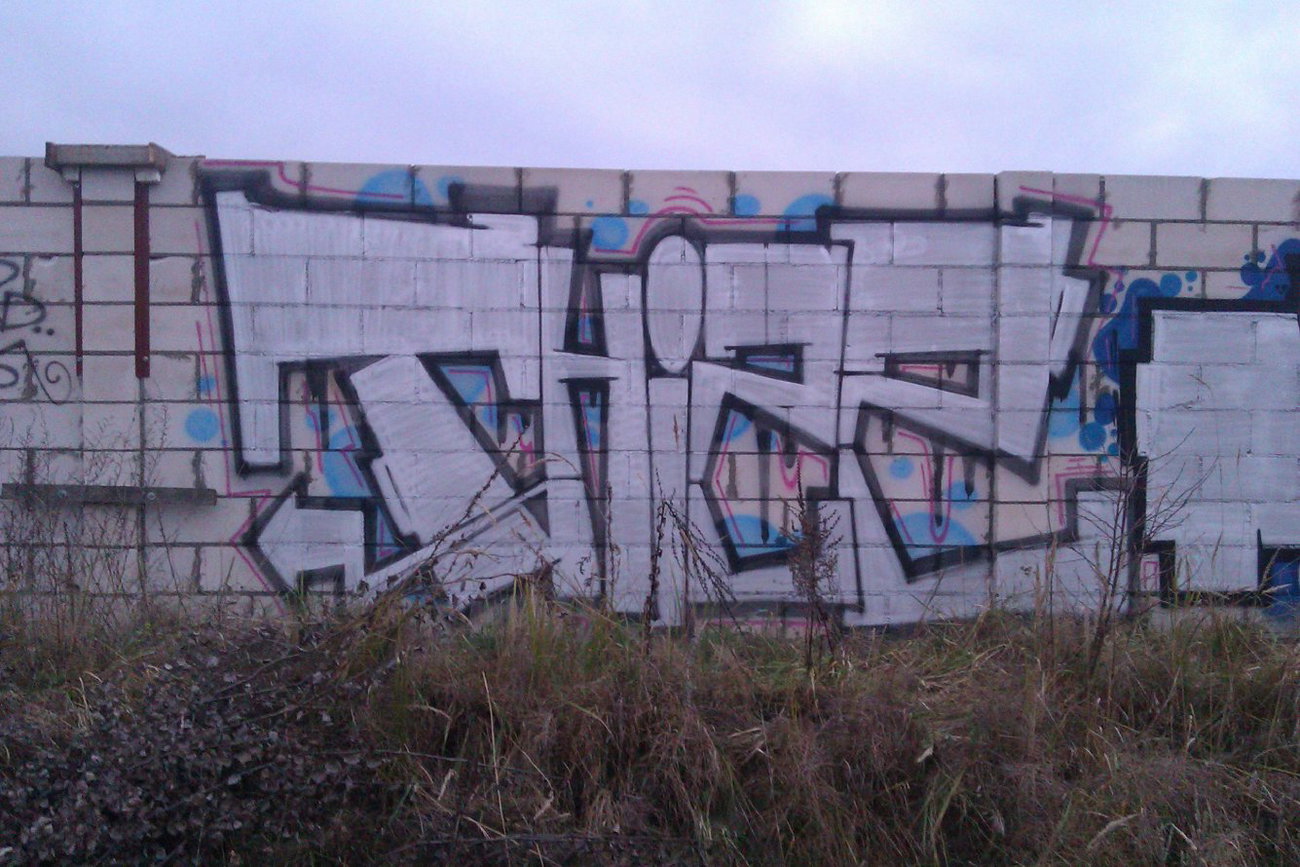 Graffiti Wall - Photo by faryzeusz