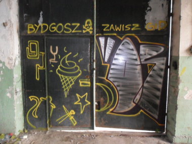 Graffiti Bombing - Photo by faryzeusz