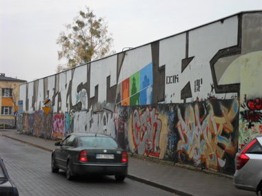 Graffiti Wall - Photo by faryzeusz