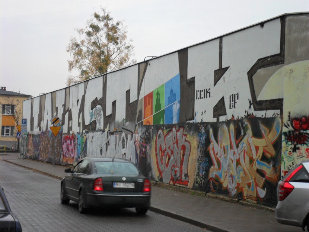 Graffiti Wall - Photo by faryzeusz