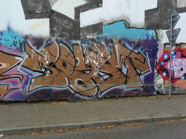 Graffiti Wall - Photo by faryzeusz