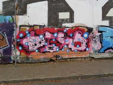 Graffiti Wall - Photo by faryzeusz