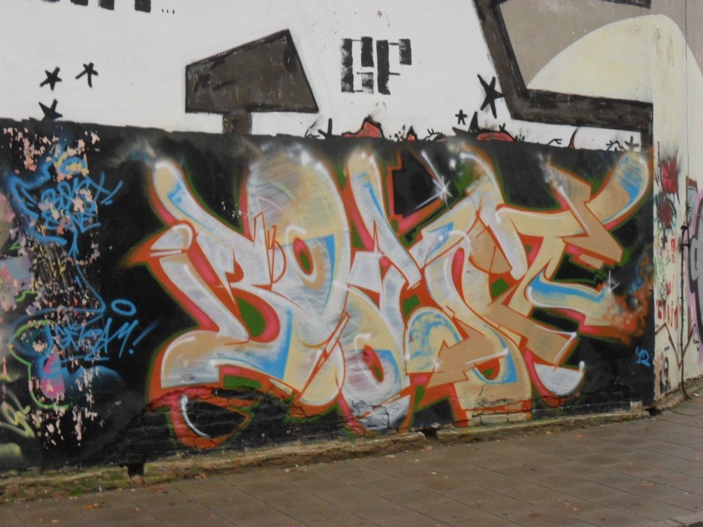 Graffiti Wall - Photo by faryzeusz