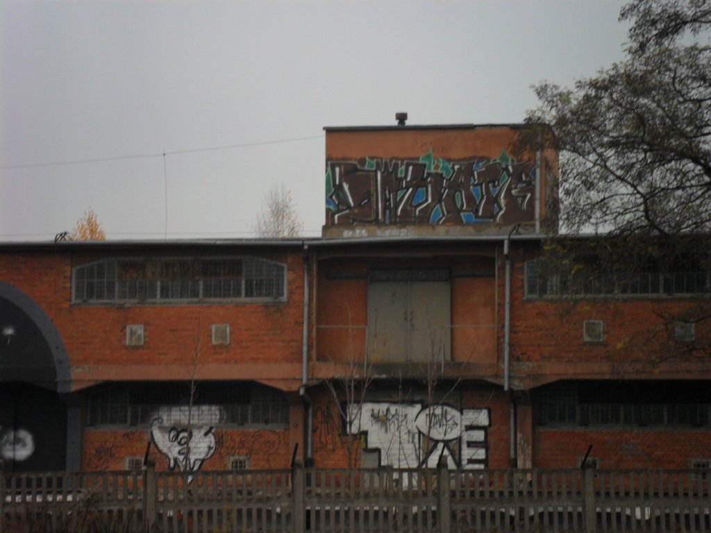 Graffiti Wall - Photo by faryzeusz