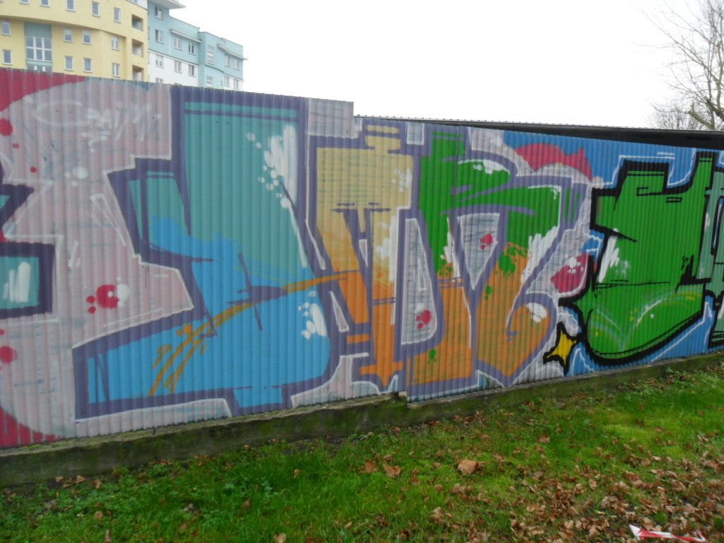 Graffiti Wall - Photo by faryzeusz