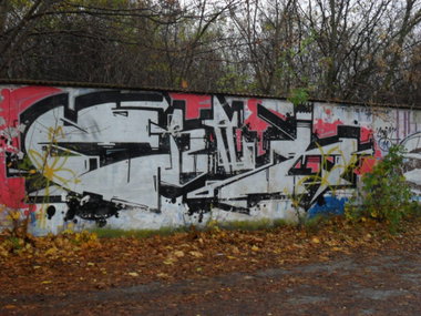 Graffiti Wall - Photo by faryzeusz