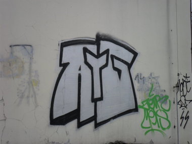 Graffiti Wall - Photo by faryzeusz