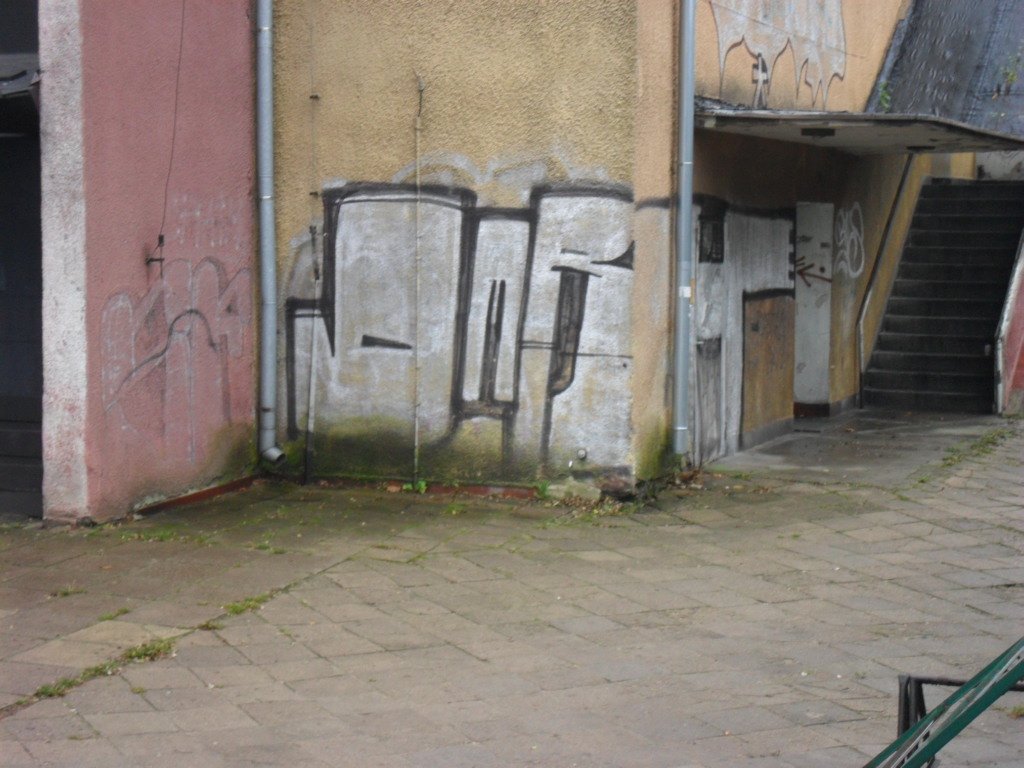 Graffiti Wall - Photo by faryzeusz
