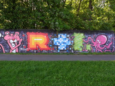 Graffiti Wall - Photo by faryzeusz