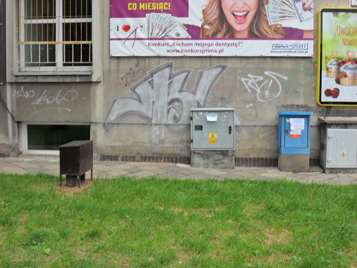 Graffiti Wall - Photo by faryzeusz