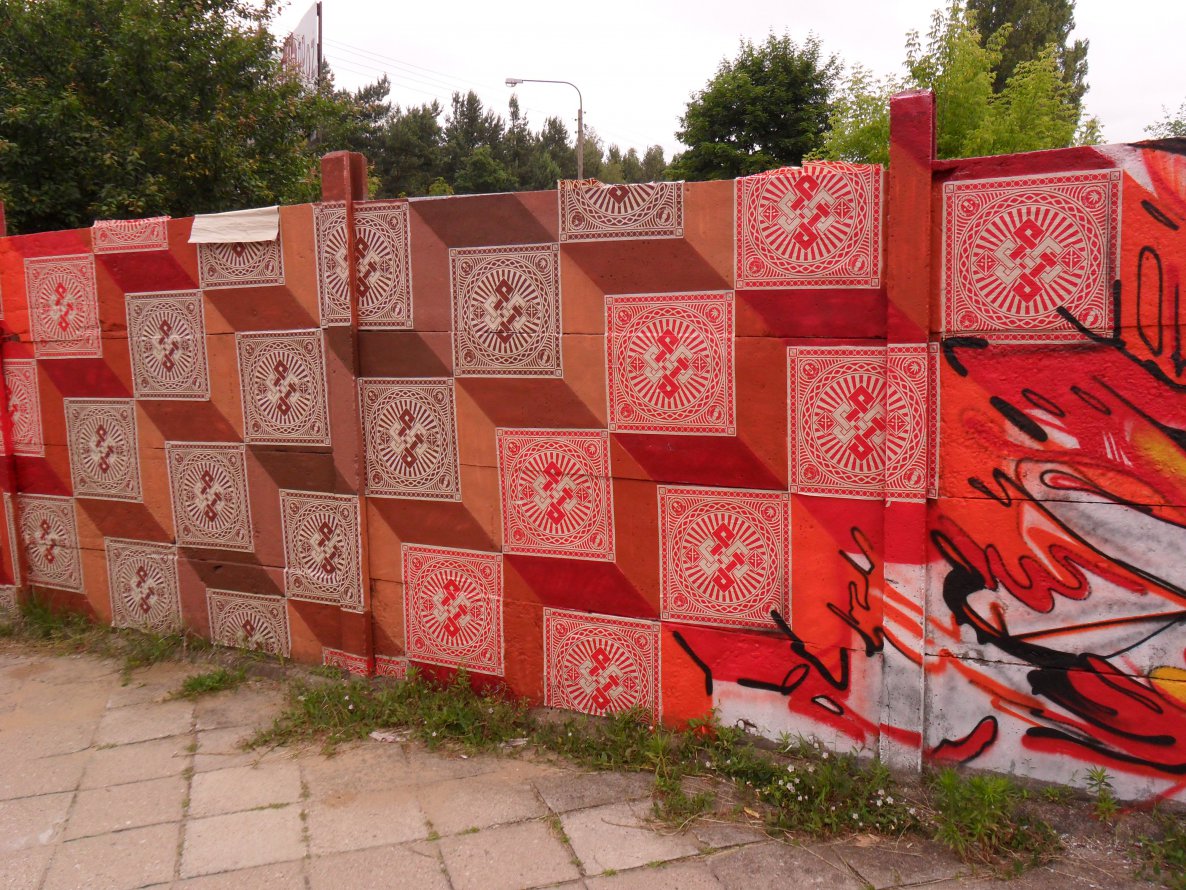 Graffiti Wall - Photo by faryzeusz