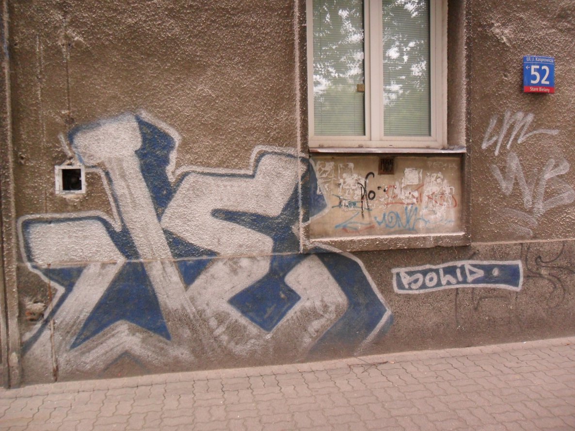 Graffiti Wall - Photo by faryzeusz