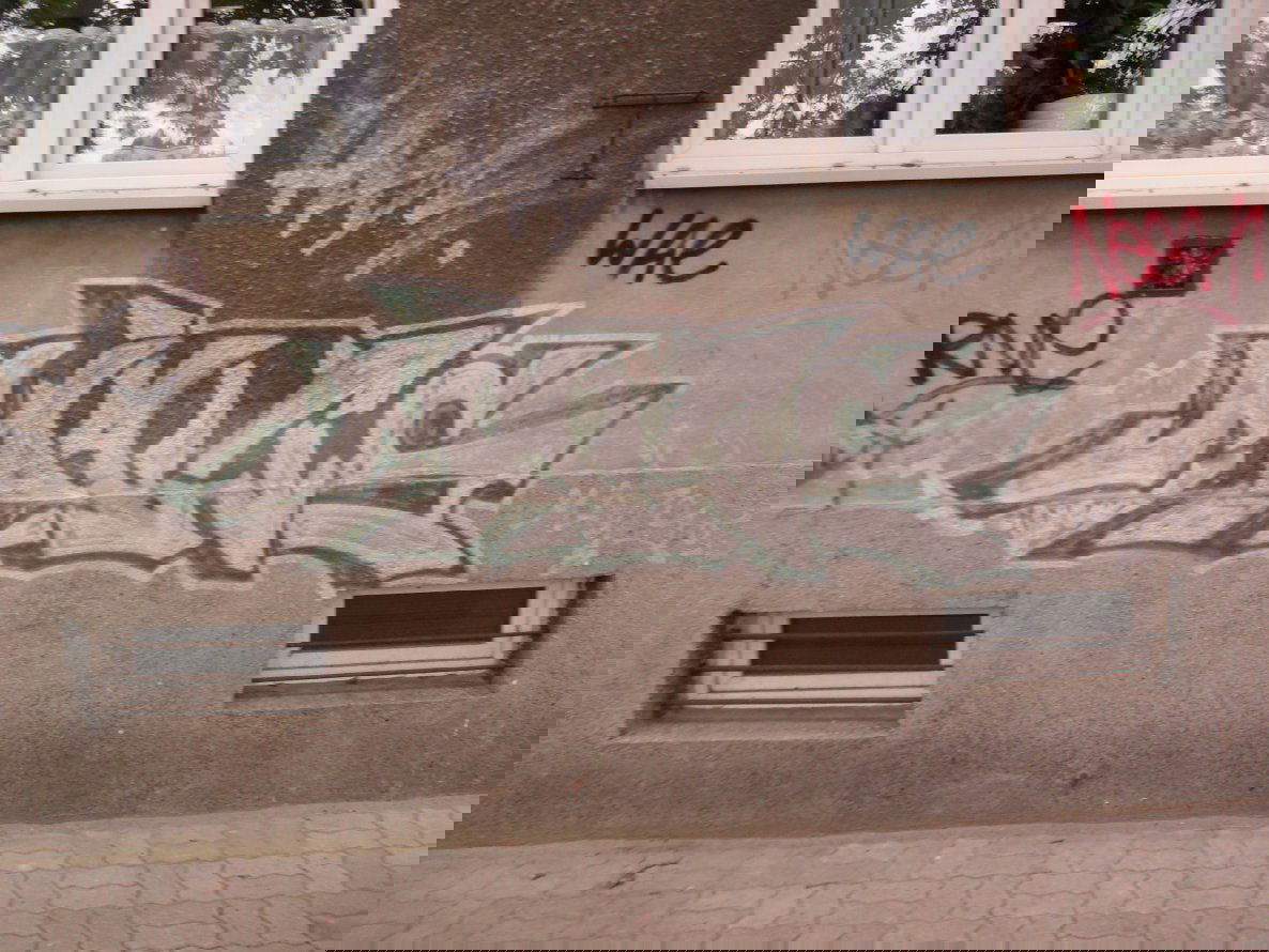 Graffiti Wall - Photo by faryzeusz