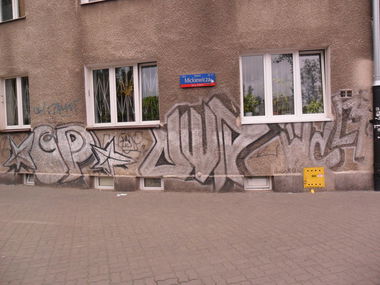 Graffiti Bombing - Photo by faryzeusz