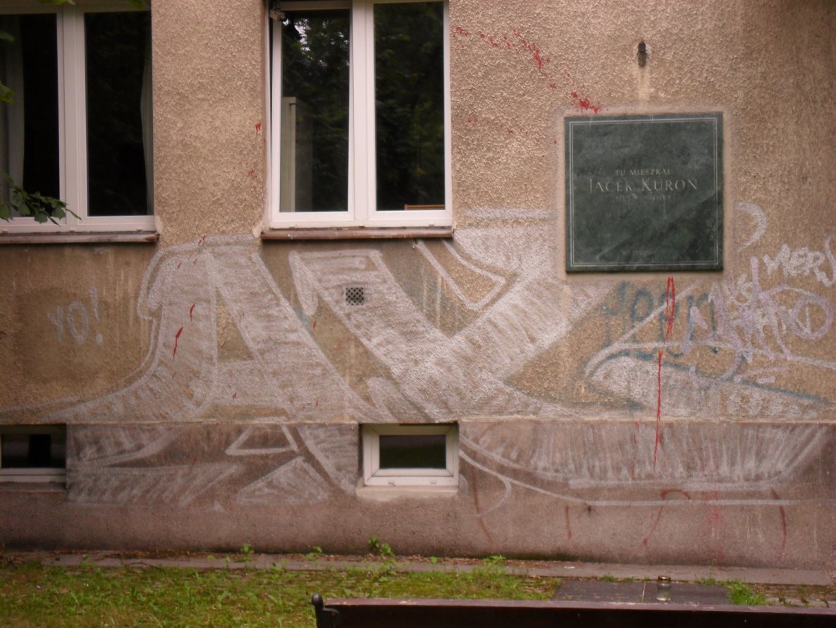 Graffiti Bombing - Photo by faryzeusz