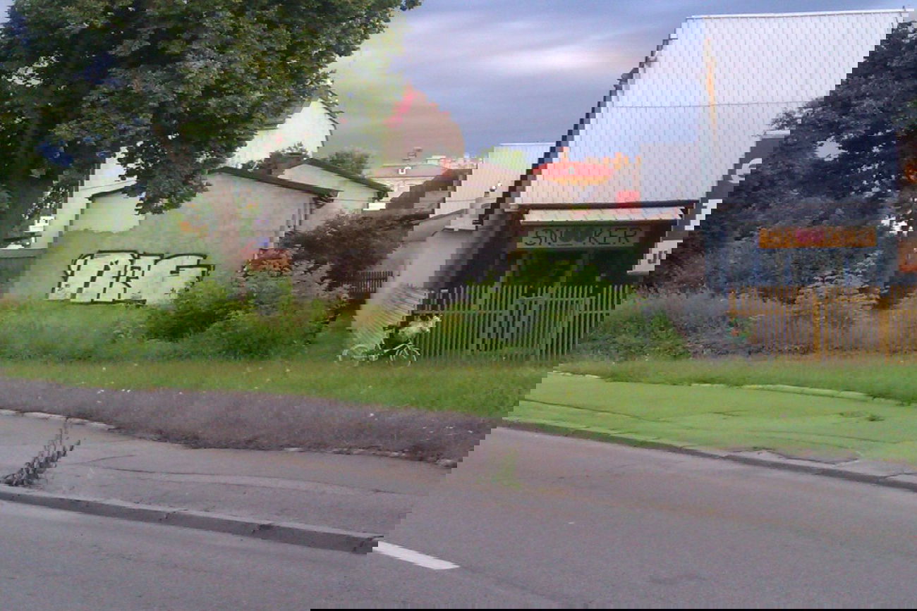 Graffiti Wall - Photo by faryzeusz