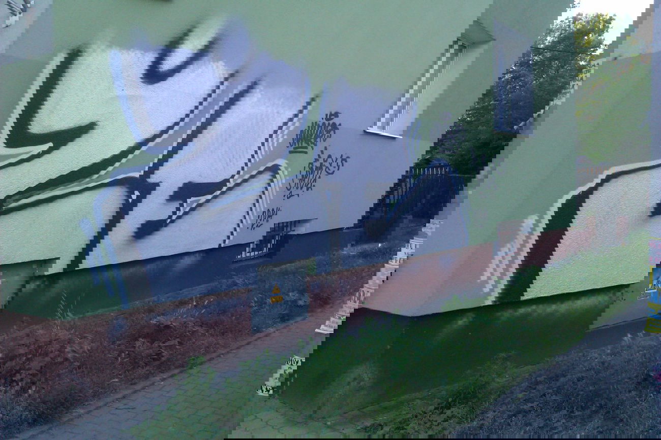 Graffiti Wall - Photo by faryzeusz