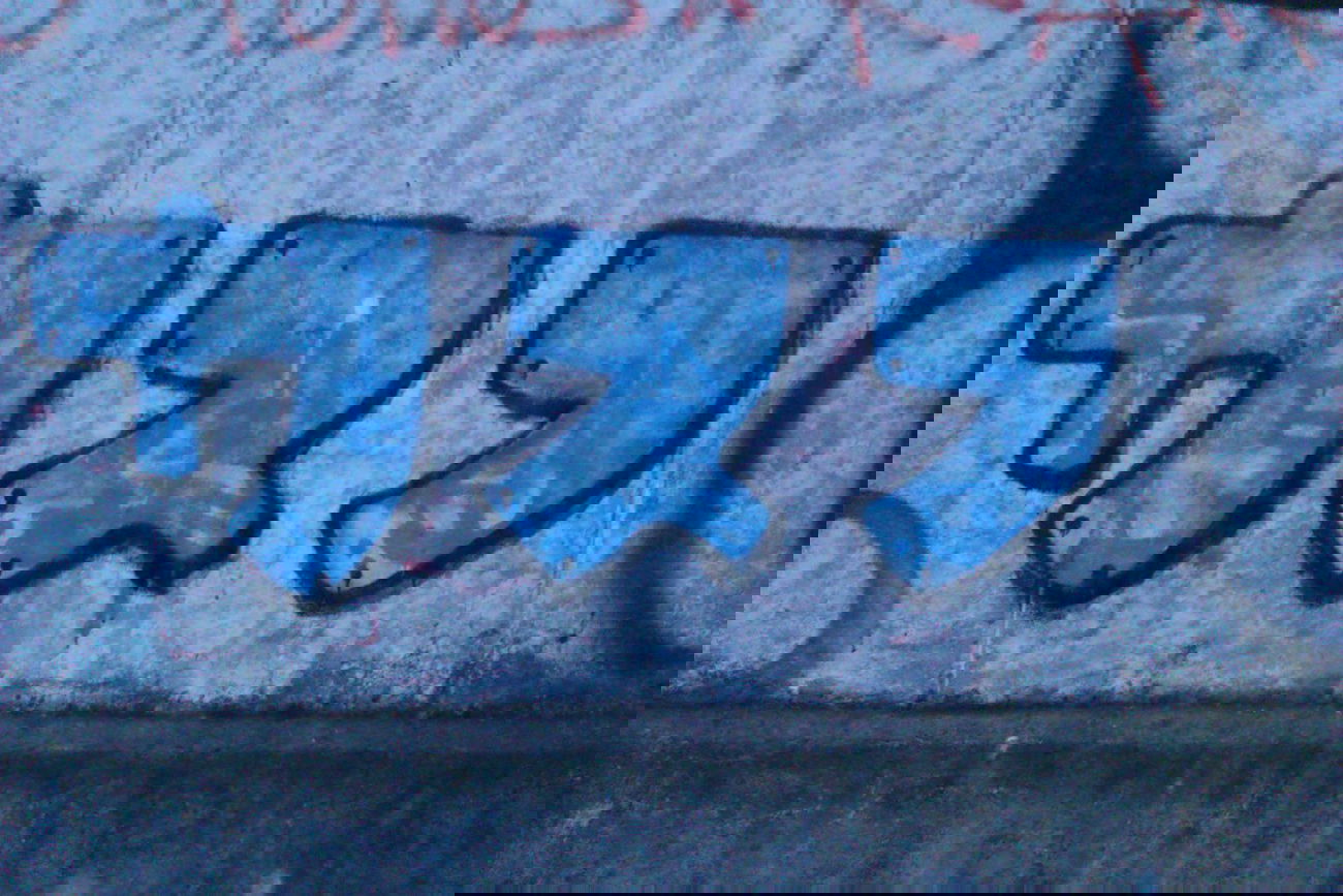 Graffiti Wall - Photo by faryzeusz