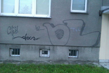 Graffiti Wall - Photo by faryzeusz