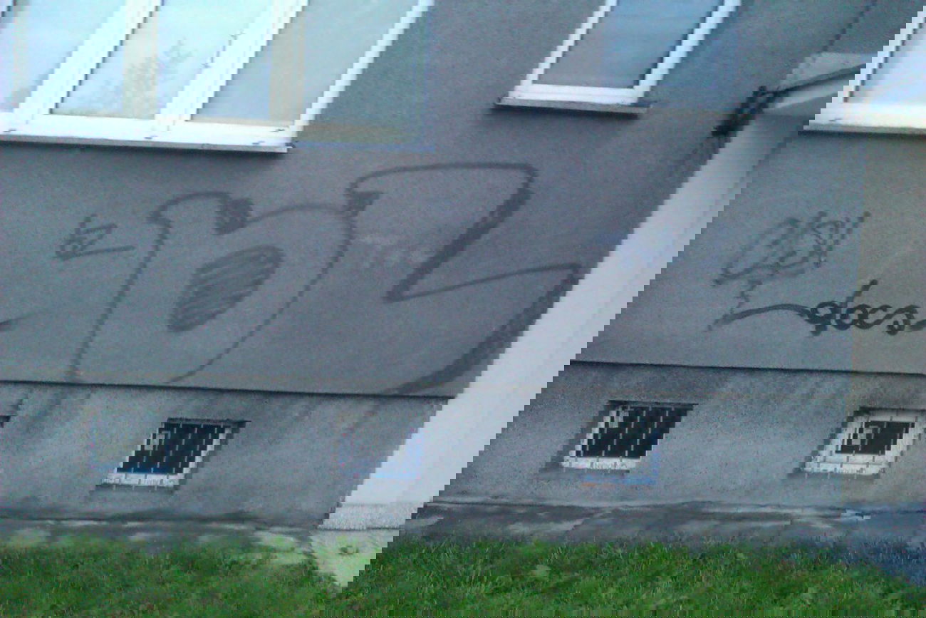 Graffiti Wall - Photo by faryzeusz