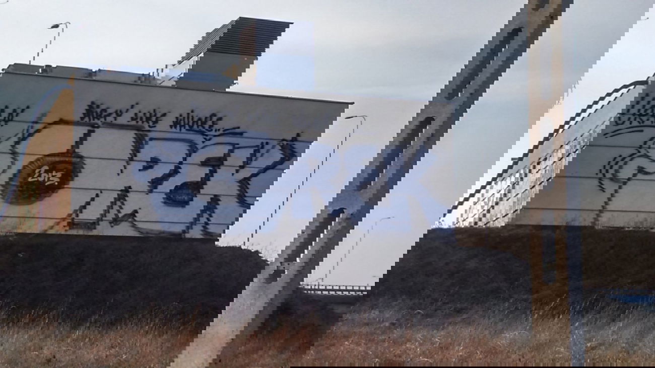 Graffiti Bombing - Photo by faryzeusz - uran