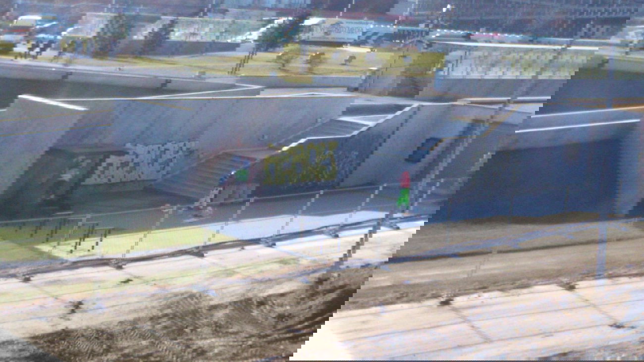 Graffiti Bombing in Warsaw - Photo by faryzeusz - buff