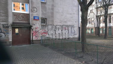 Graffiti Bombing - Photo by faryzeusz - krac