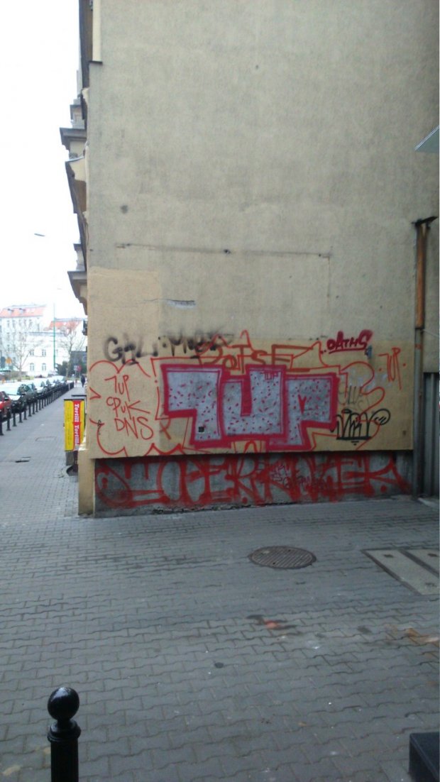 Graffiti Bombing in Pozna? - Photo by faryzeusz