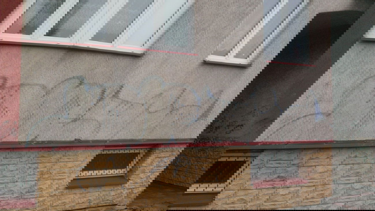 Graffiti Bombing - Photo by faryzeusz